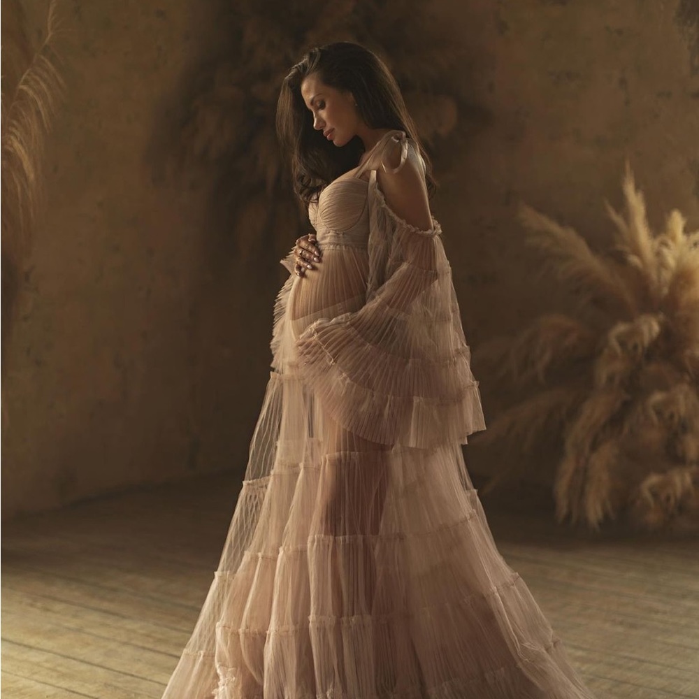 Katharina Hakaj GRACE in Cream Maternity gown for Photoshoot or Baby-shower